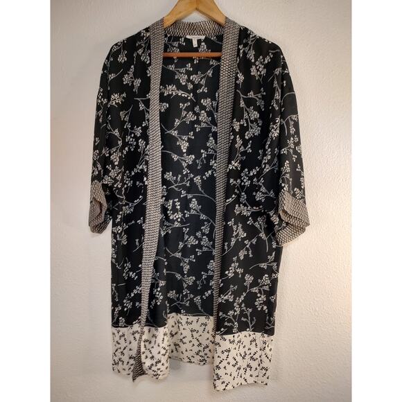Maurices Black Cream Floral Print Open Front Half Sleeve Kimono Size Small/Med - Picture 1 of 6